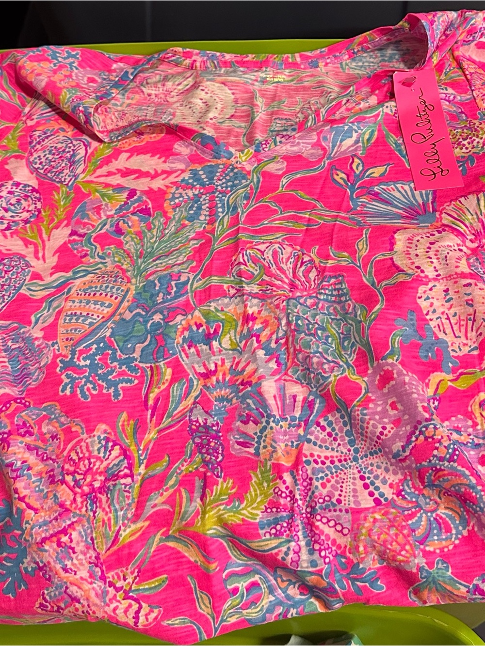 NWT Lilly Pulitzer Etta Vneck Tshirt- L